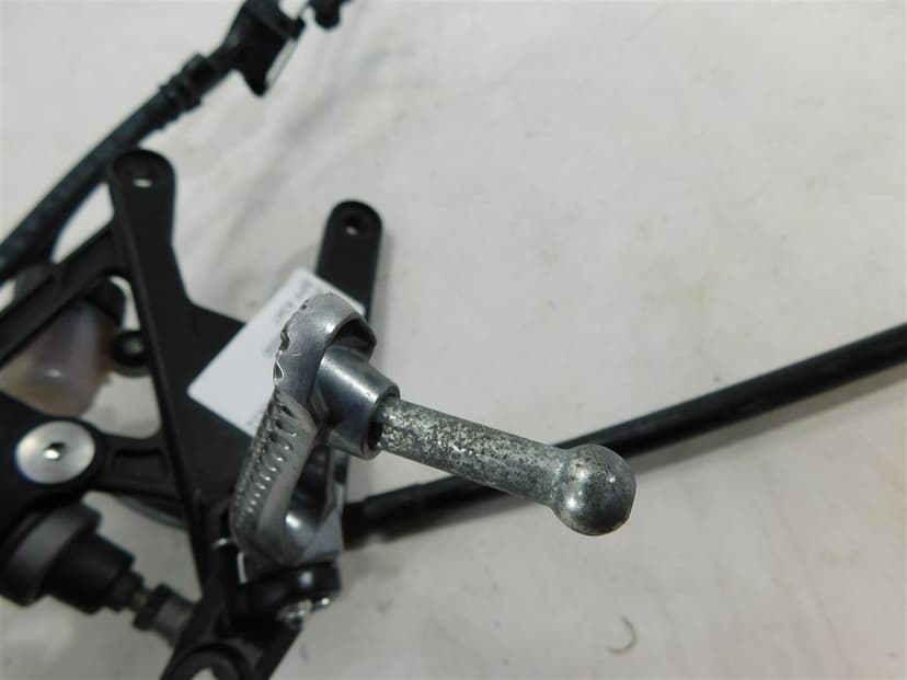 SET PODNÓŻEK PRAWY PRZÓD YAMAHA YZF-R1M RN32 15-20 U-11 2CR274430000
