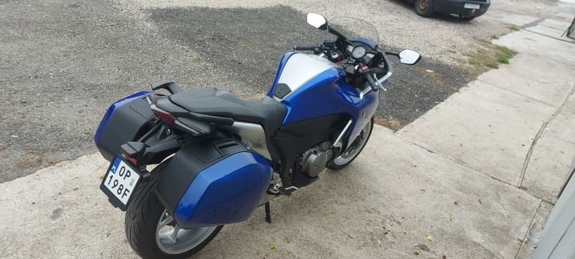 Honda VFR 1200 lift 2012 ABS TC grzane manetki manual kufry