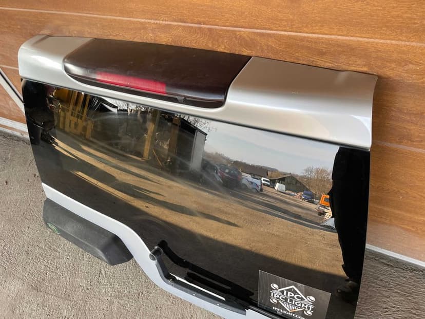 Klapa Tył Land Rover Discovery III