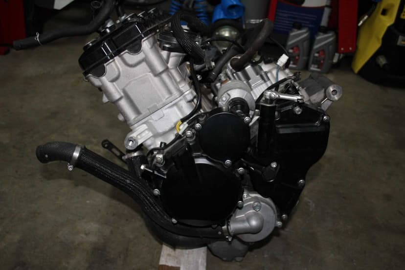 Silnik KPL Skrzynia Kosz 3.300km NOWY ! Suzuki GSXR 750 K6 K7 06-07