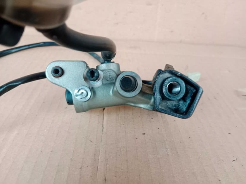 Ducati Multistrada 1200 S Pompa Sprzęgła BREMBO Zbiorniczek 10-15