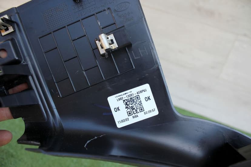 listwa progowa lewa land rover defender ii l663 l8b2-13201-a