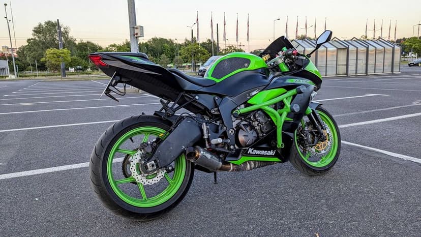 Kawasaki Ninja 636 ZX6R 2014 Stunt