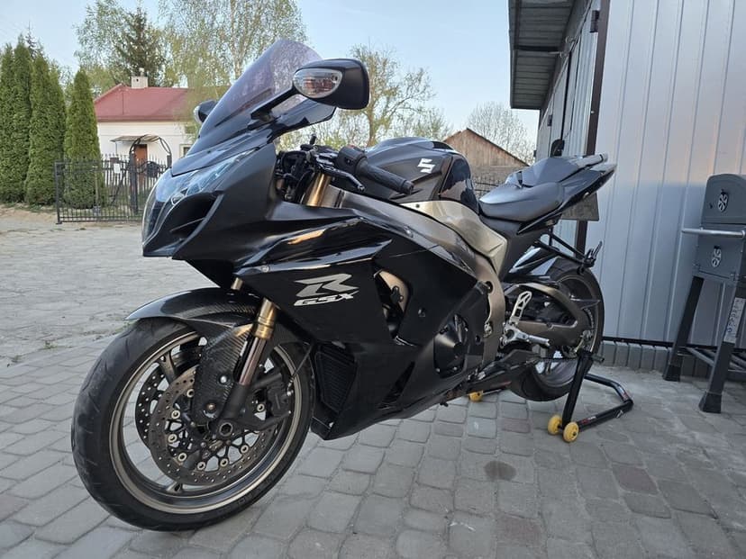 Suzuki GSXR 1000 L1 2011 GSX-R Niski przebieg