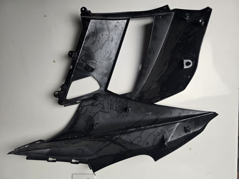 Owiewka lewa bok lewy kawasaki z 1000 sx