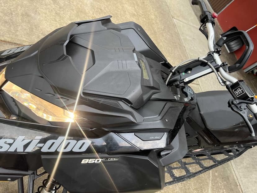 Skuter śnieżny Ski-doo Summit SP 850