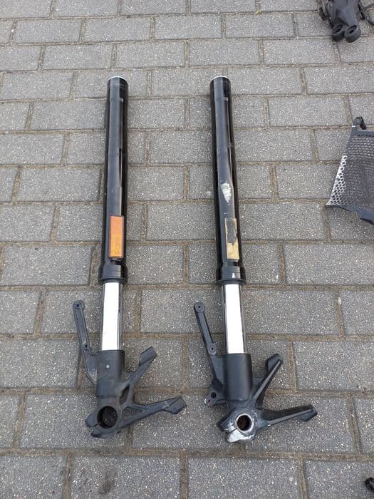 Ducati monster 937 silnik oś