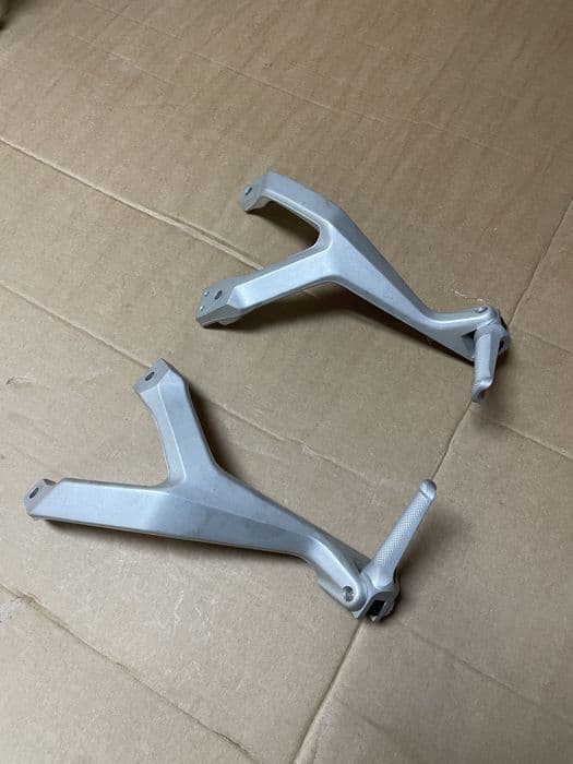 Podnóżki pasażera Ducati Panigale 959 . 1299