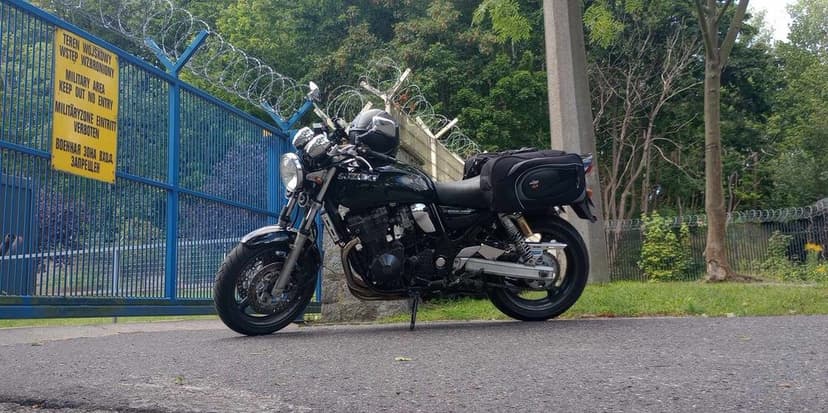 Suzuki GSX Inazuma 750 olejak