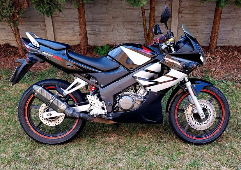 Honda CBR 125R JC34 • 39 tyś. km • Nowe opony • Tylko do 1 kwietnia