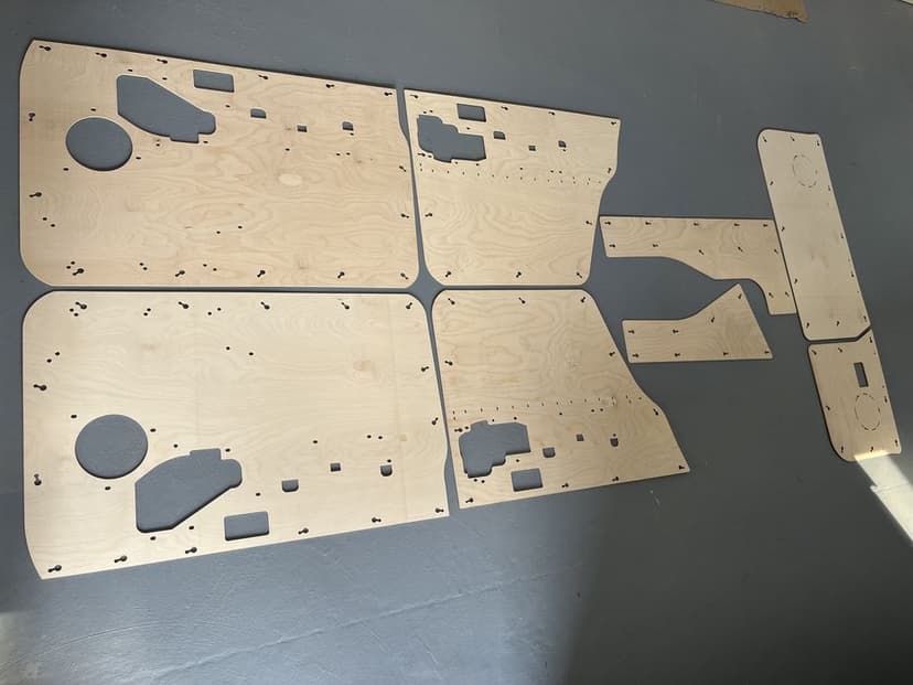 Boczki drzwi, tapicerka Nissan Patrol Y60 Long Długi