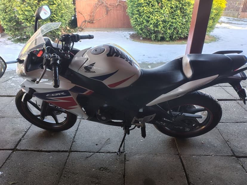 Honda CBR 125 R   2014r.  16.145km  Opolskie