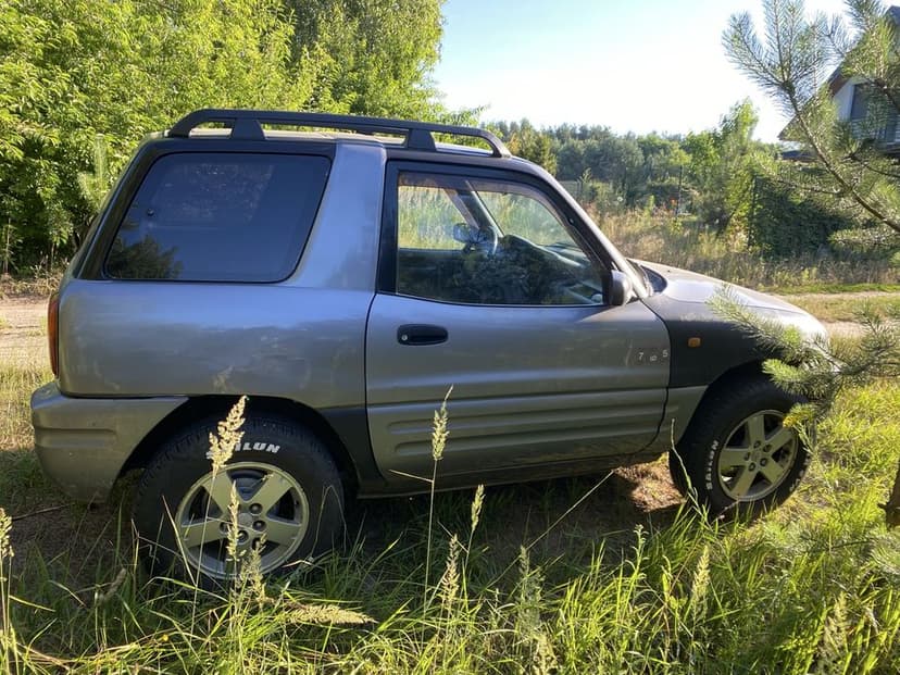 Toyota rav4 doinwestowana