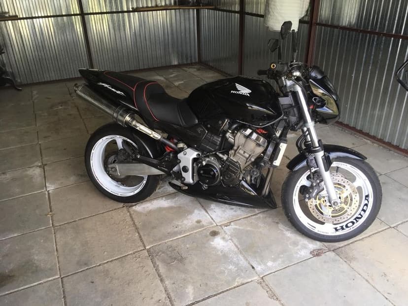 Honda cb 900 hornet