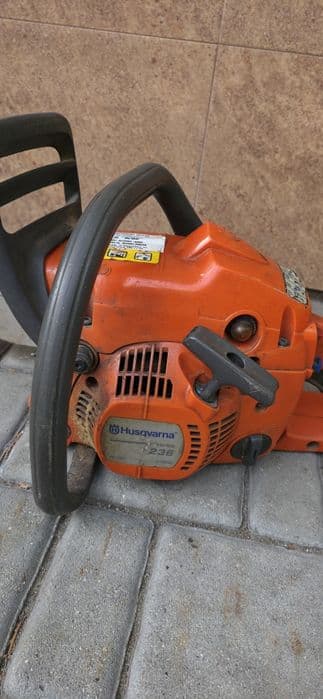 Piła pilarka łańcuchowa Husqvarna 236 spalinowa
