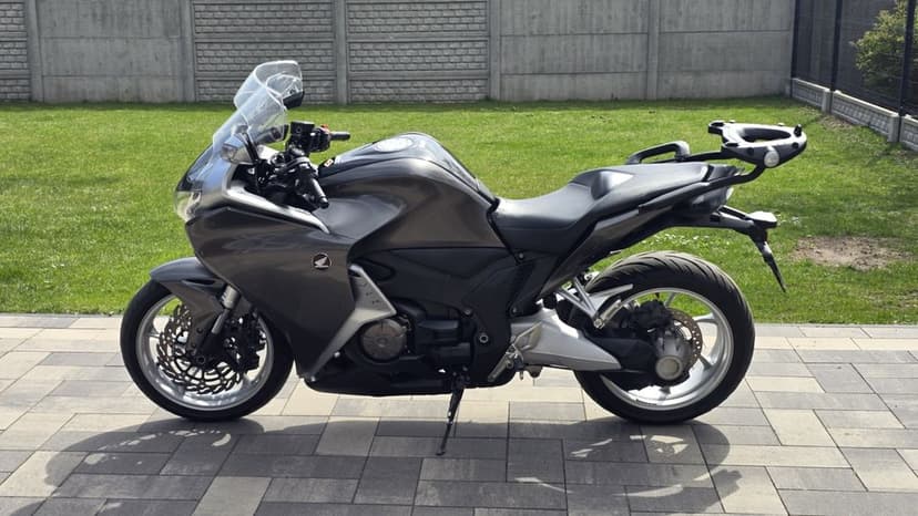 Honda VFR 1200F DCT 2015 automat BEZWYPADKOWA  film