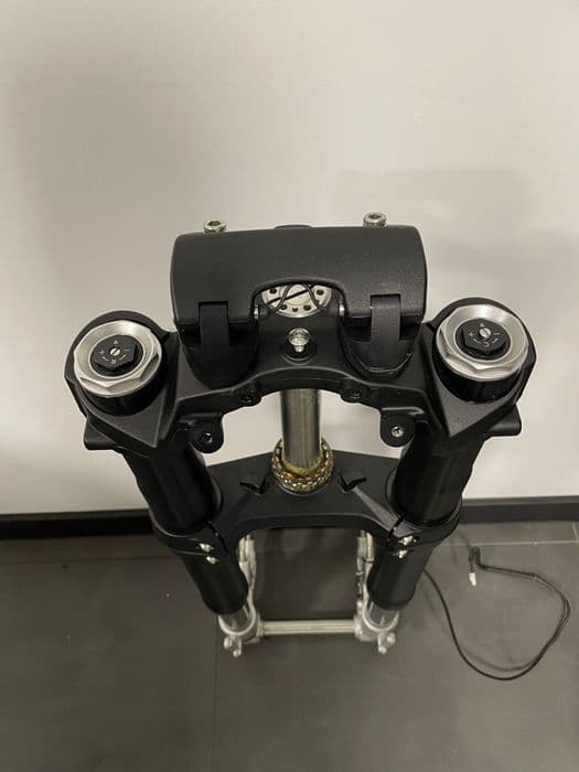 Nowe Zawieszenie Lagi półka dolna górna komplet MV Agusta Brutale 800