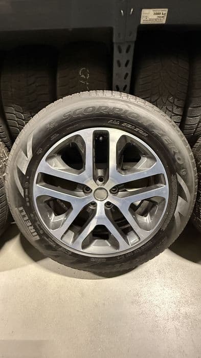 Zestaw felg z oponami Pirelii All Season 255/60/20 Land Rover Defender