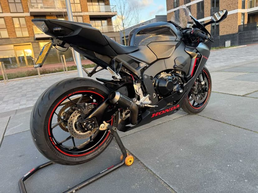 Honda CBR1000RR SC77 2018 | 200+ hp