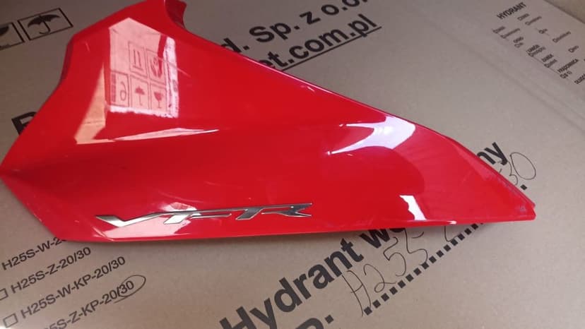 Honda VFR 800 części karoserii 14+