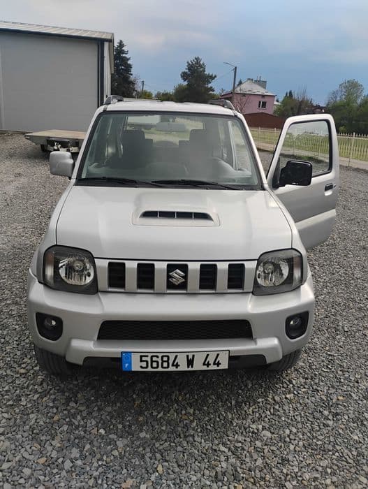 Suzuki jimny 1.3 benzyna klima 74000 km 4x4 rama zdrowa