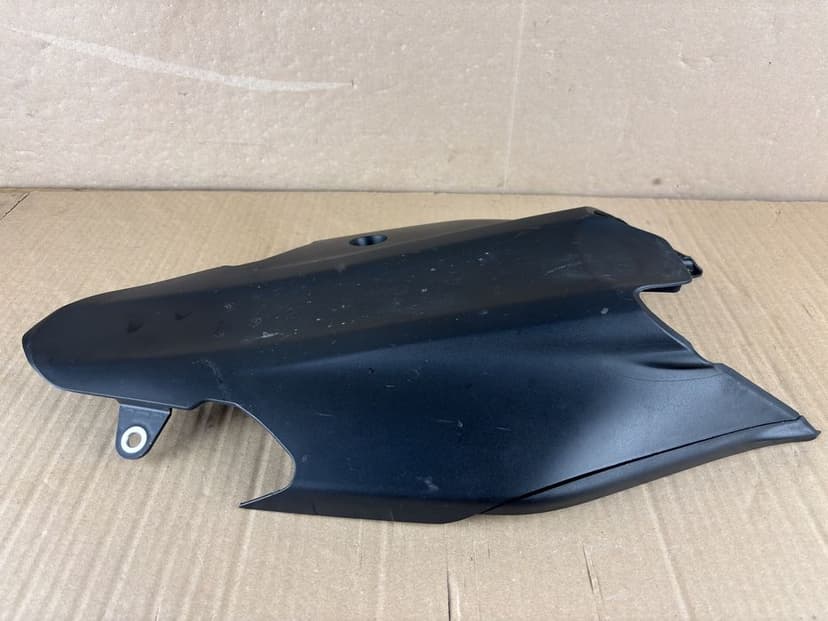 Ducati Monster 821 Wypełnienie Dolne Stelaża Tył Nadkole osłona 2016