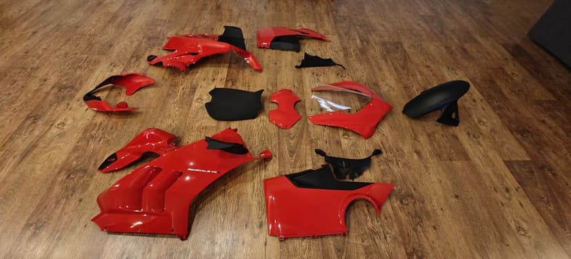 Zestaw oryginalnych owiewek do Ducati panigale v4s z 2020 r