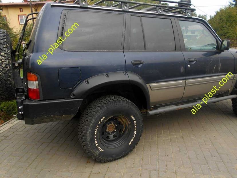 Nissan Patrol Y61 - 5 drzwi krótki GU2 GU3 GR GR2 poszerzenia nadkoli
