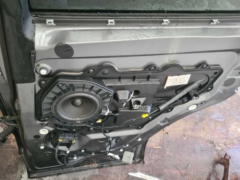 Land Rover Discovery L462 drzwi tylne prawe