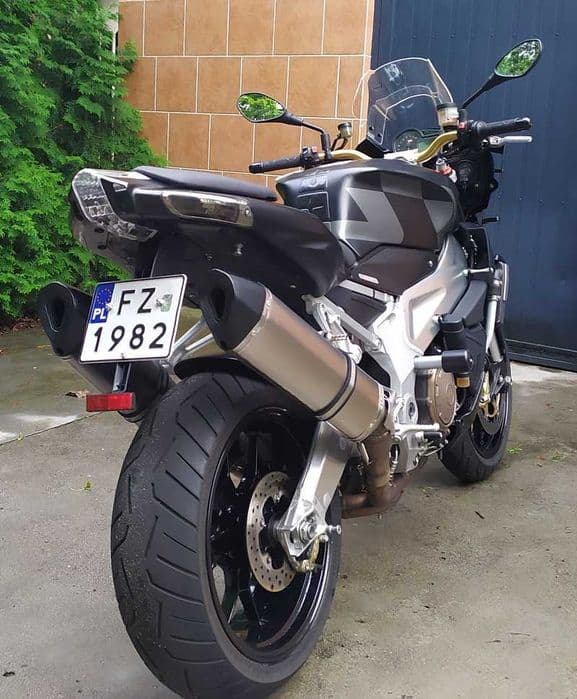 Aprilia Tuono 1000R 2011r Super Stan