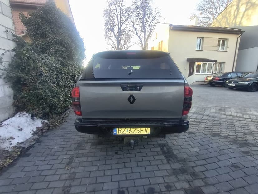 Renault Alaskan Nissan Navara d23