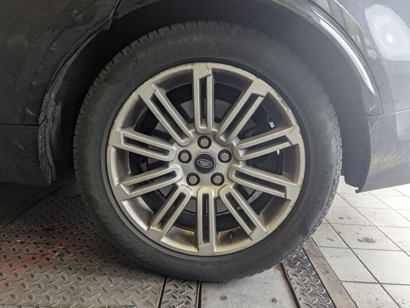 4 Felgi 20' i opony zimowe do Land Rover Discovery 4, 5, Range Rover.