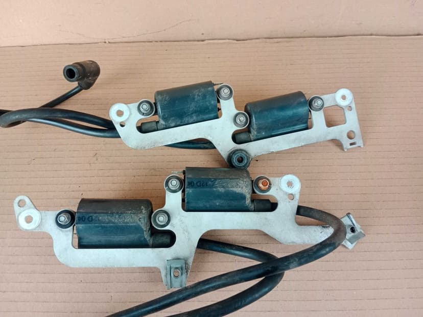 Aprilia Tuono RSV 1000 Mille Cewki + Fajki Zapłonowe Cewka Fajka 02-05