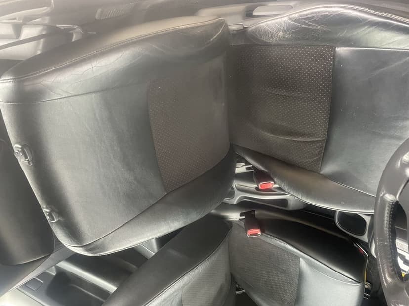 Fotele siedzenia kanapa Suzuki Jimny lift 07r skóra alkantara wnętrze komplet