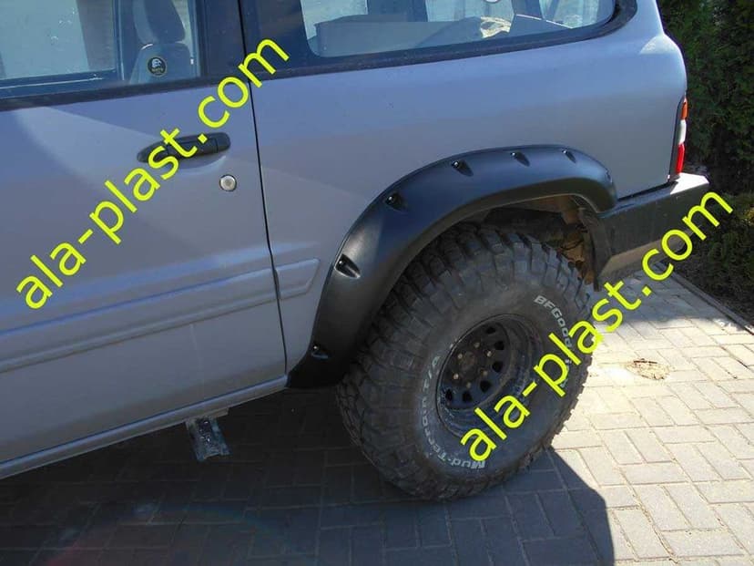 Nissan Patrol Y61 - 3 drzwi krótki GU2 GU3 GR GR2 poszerzenia nadkoli