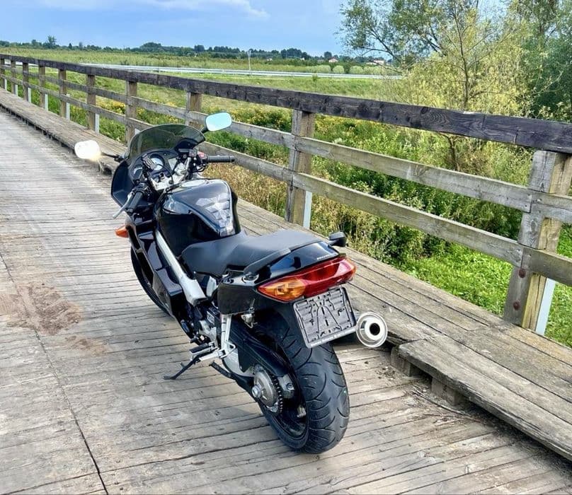 Sprzedam  Honde VFR 800