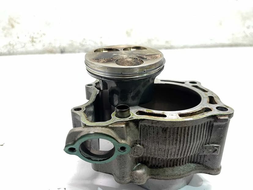 Yamaha Wr 250 Yzf 250 Cylinder z tłokiem BDB stan Sel.A części