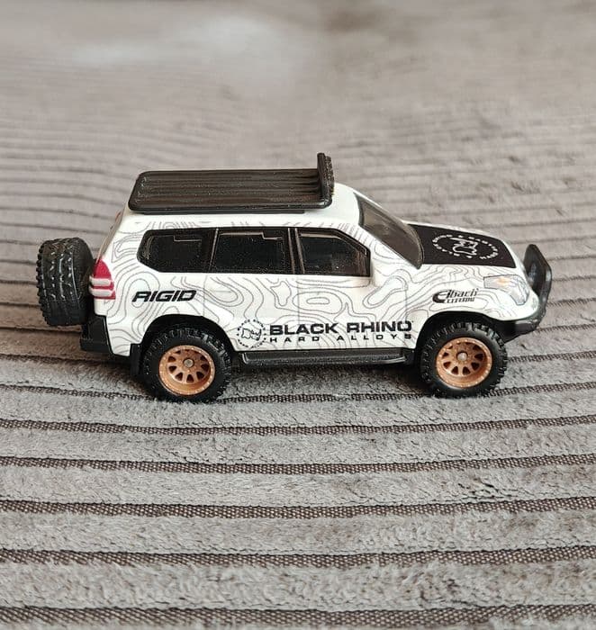 Hot Wheels Premium '05 Toyota Land Cruiser Prado Luzak Stan Idealny