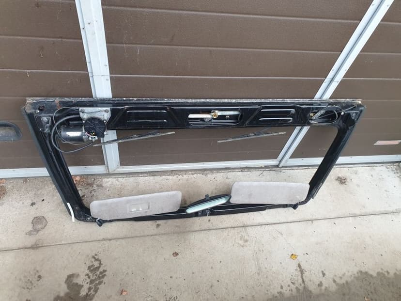 Ramka szyby Suzuki Samurai cabrio