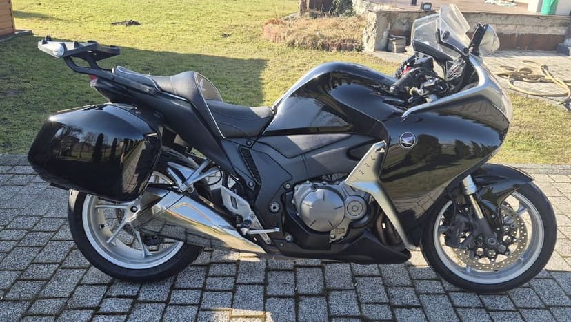 Sprzedam Honda Vfr1200 f