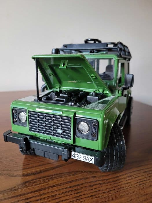 Land Rover Defender Bruder z przyczepą