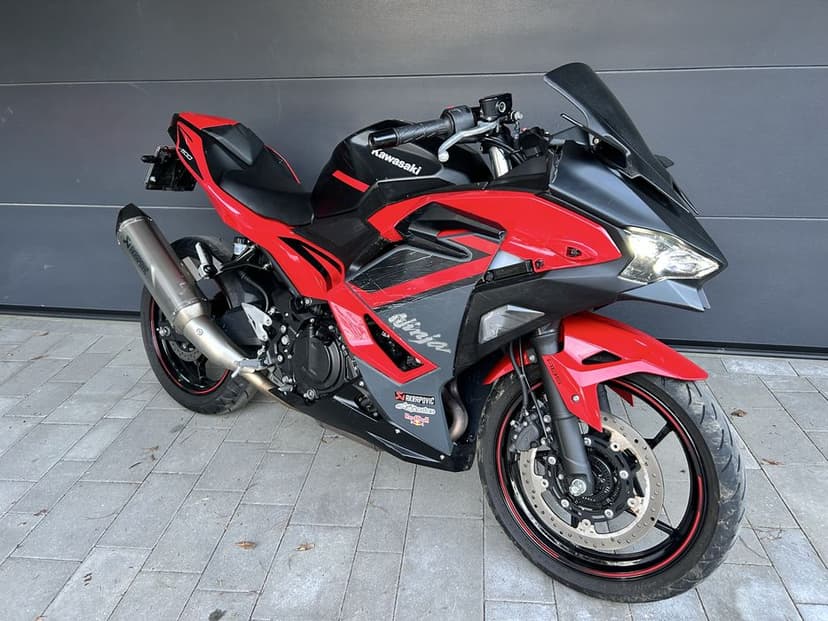 Kawasaki NINJA 500 rok 2025 przebieg 4575km Akrapovic