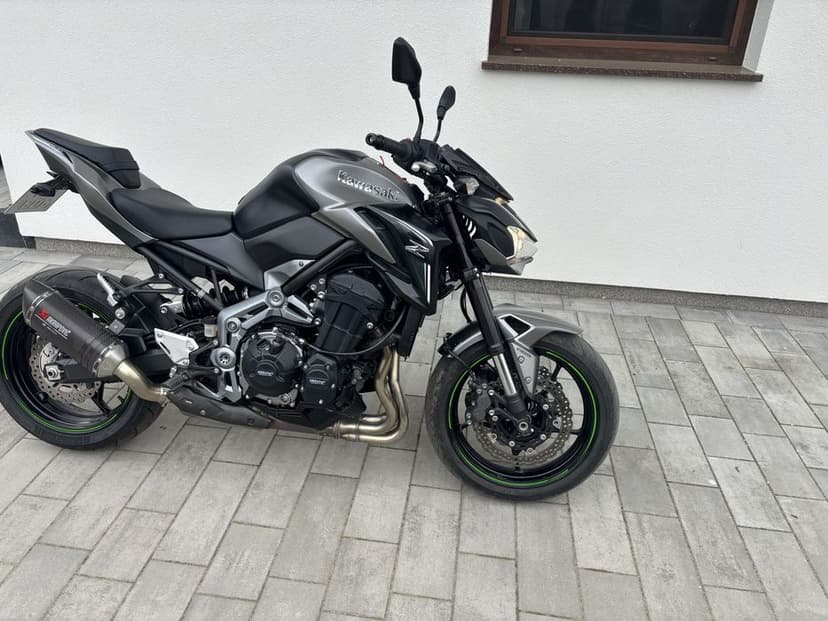 Kawasaki Z 900 Akrapovic