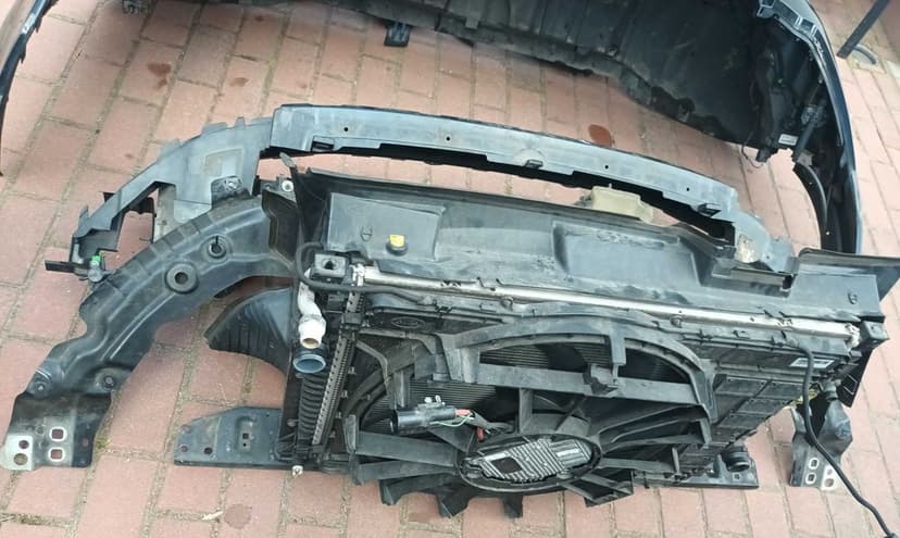 Maska zderzak lampy Chłodnice przód  Land Rover Discovery Sport l550