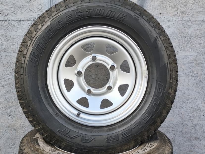 Opony Felgi 16” 5x165.1 ET8 236/70R16  Land Rover Defender Discovery