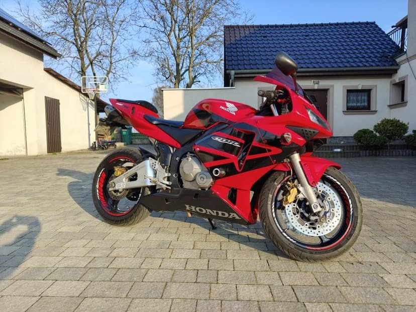 Honda CBR 600 RR 2003   nowe opony oleje filtry  ważny przegląd i OC