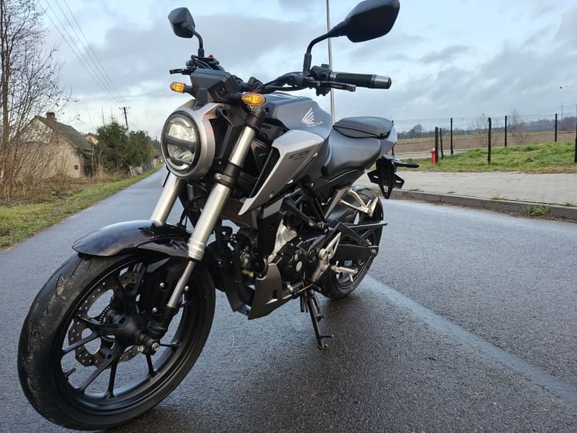 Honda CB 125 r cbf ABS neo sport piękny stan Niemcy.