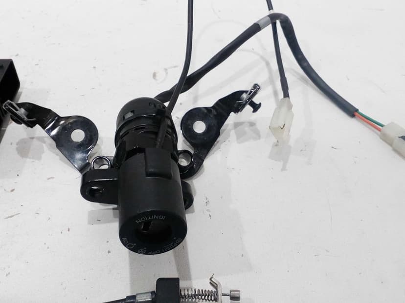 Aprilia RS 660 stacyjka moduł zapłonowy zestaw startowy immobilizer