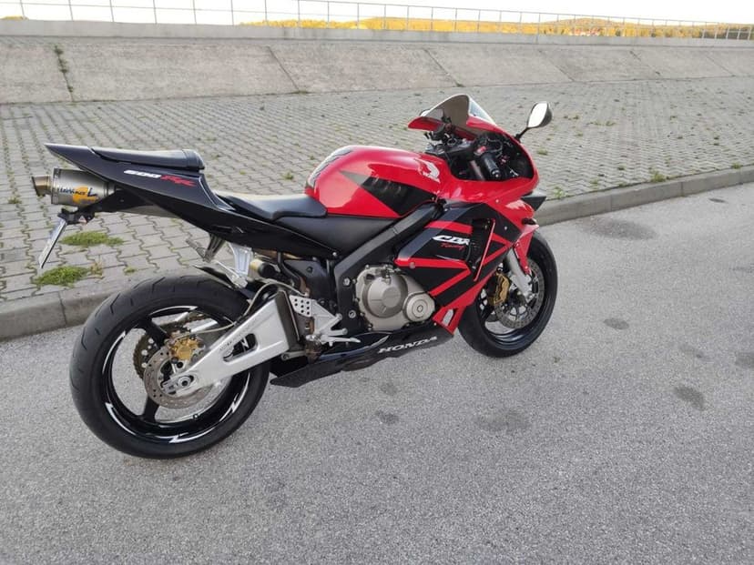 Honda CBR 600rr.