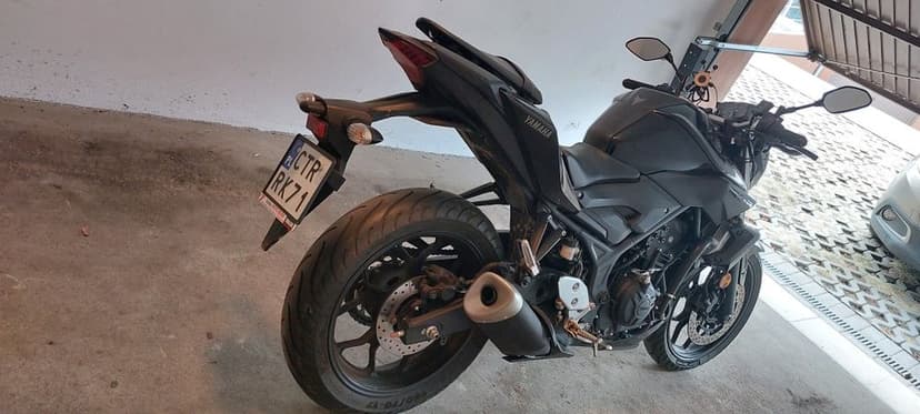 Motocykl Yamaha mt03